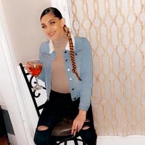 Meet your Posher, Leanne